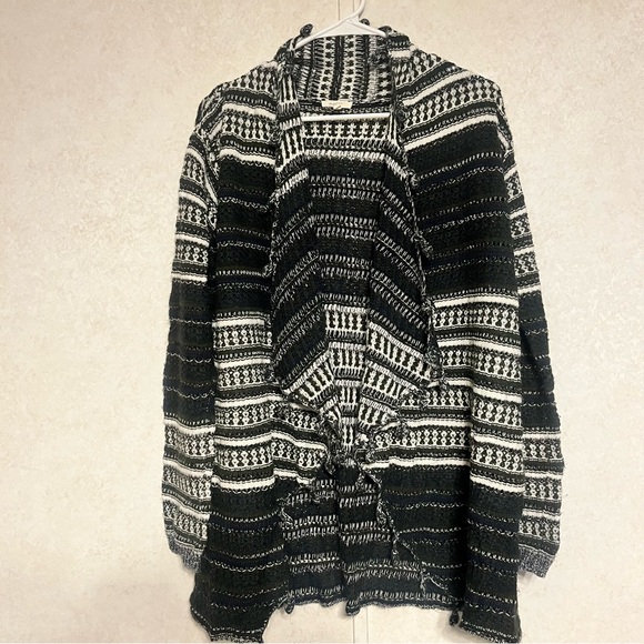 Mystree Sweaters - Mystree Monochrome‎ Striped Cardigan